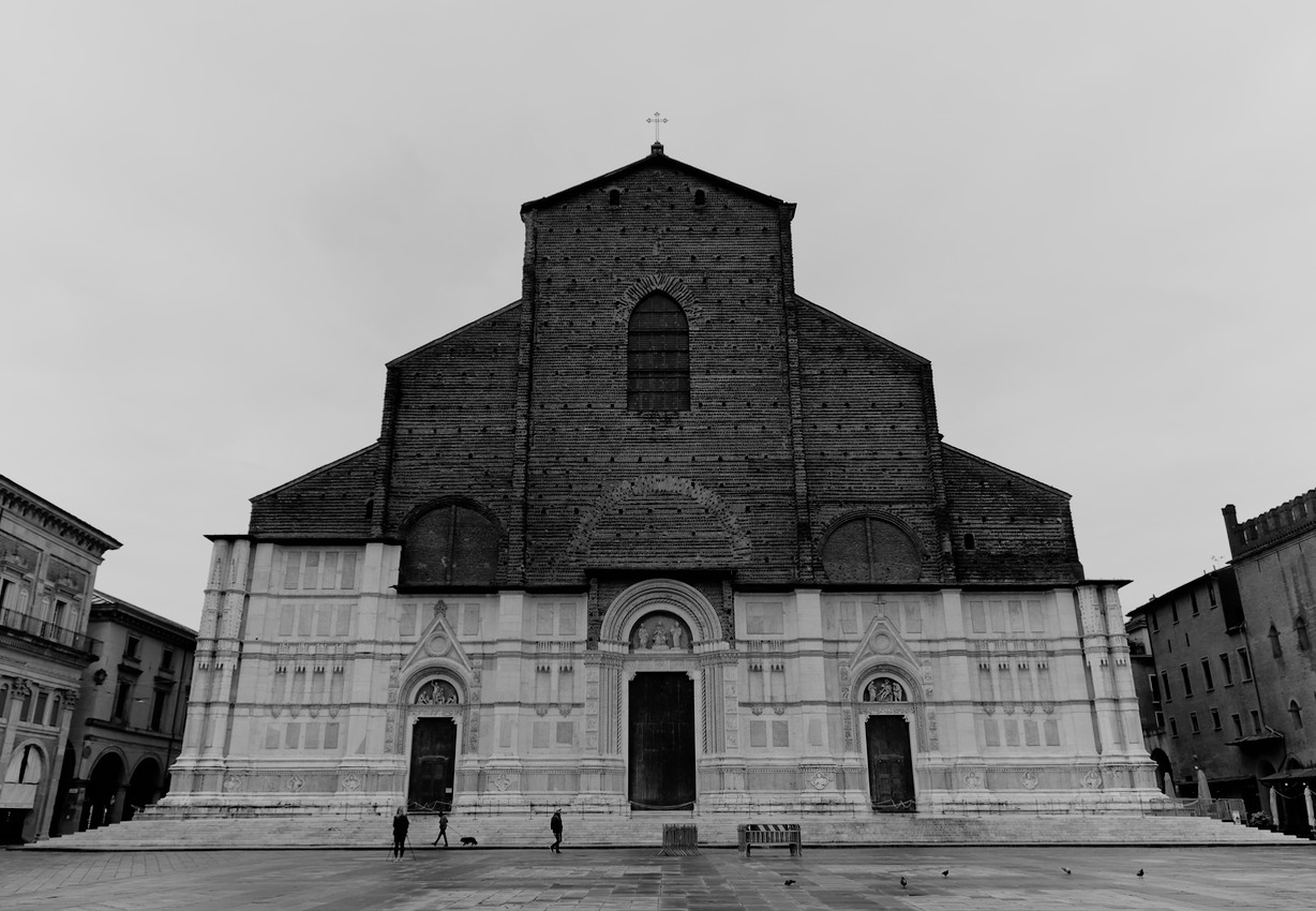 Basilica di San Petronio, Bologna, black and white